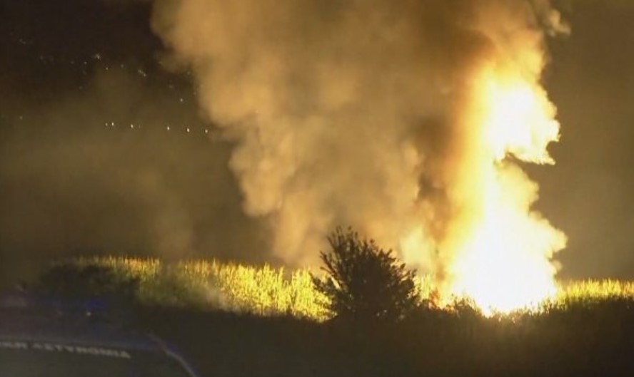 Украински товарен самолет с 8 души на борда се разби